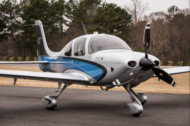 Cirrus SR-22 (N521KD)