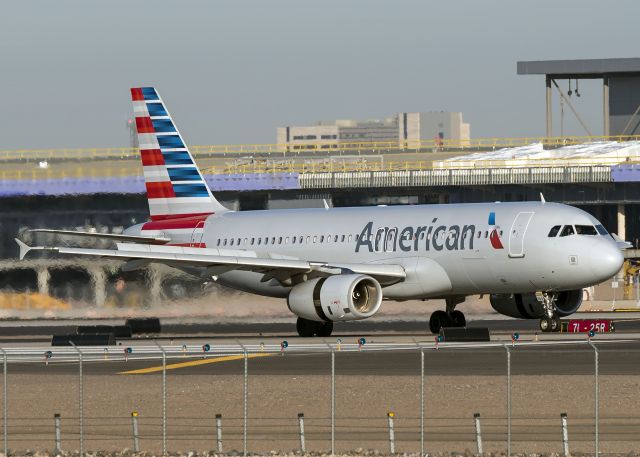 Airbus A320 (N669AW)