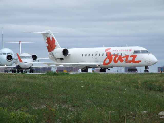 Canadair Regional Jet CRJ-200 (C-FSJJ)