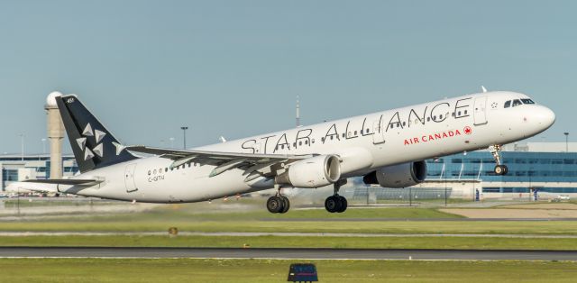 Airbus A321 (C-GITU)