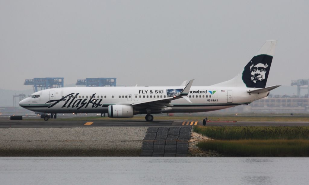 Boeing 737-800 (N548AS)