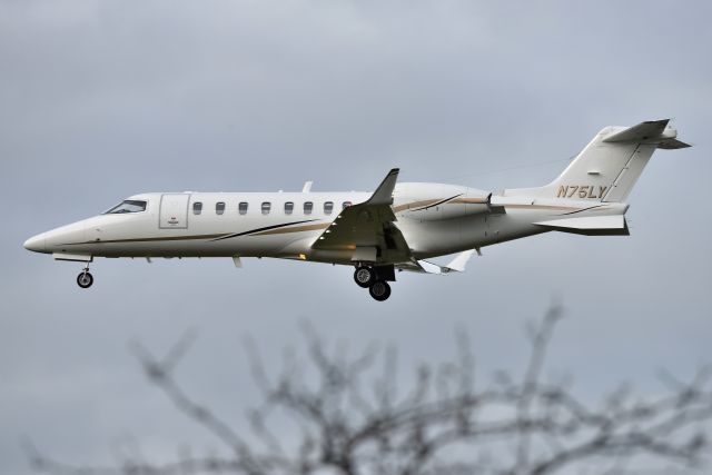 Learjet 45 (N75LY)