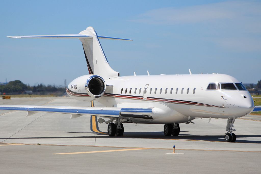 Bombardier Global Express (N147QS)