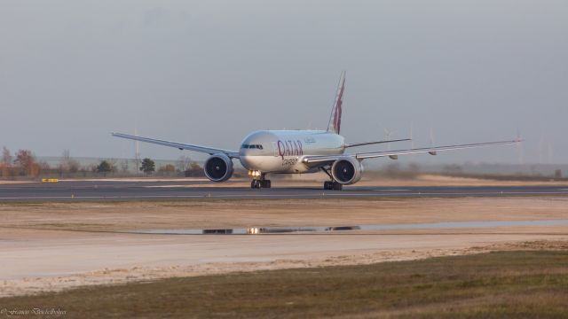 Boeing 777-200 (A7-BFA)