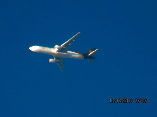 BOEING 767-300 (N365UP)