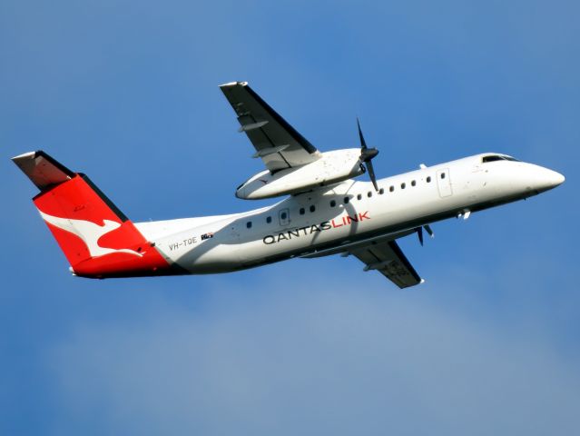 de Havilland Dash 8-300 (VH-TQE)