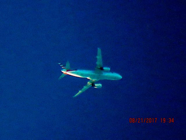 Airbus A320 (N669AW)