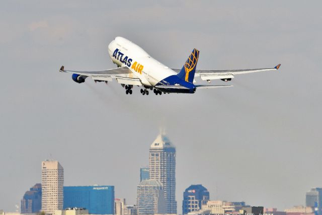 Boeing 747-400 (N480MC) - Departing Indy.
