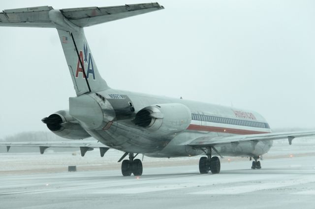 McDonnell Douglas MD-80 (N962TW) - AA1295 stopped on the runway as firefighters assess the aircraft after an emergency landing on 21 Dec 2012.