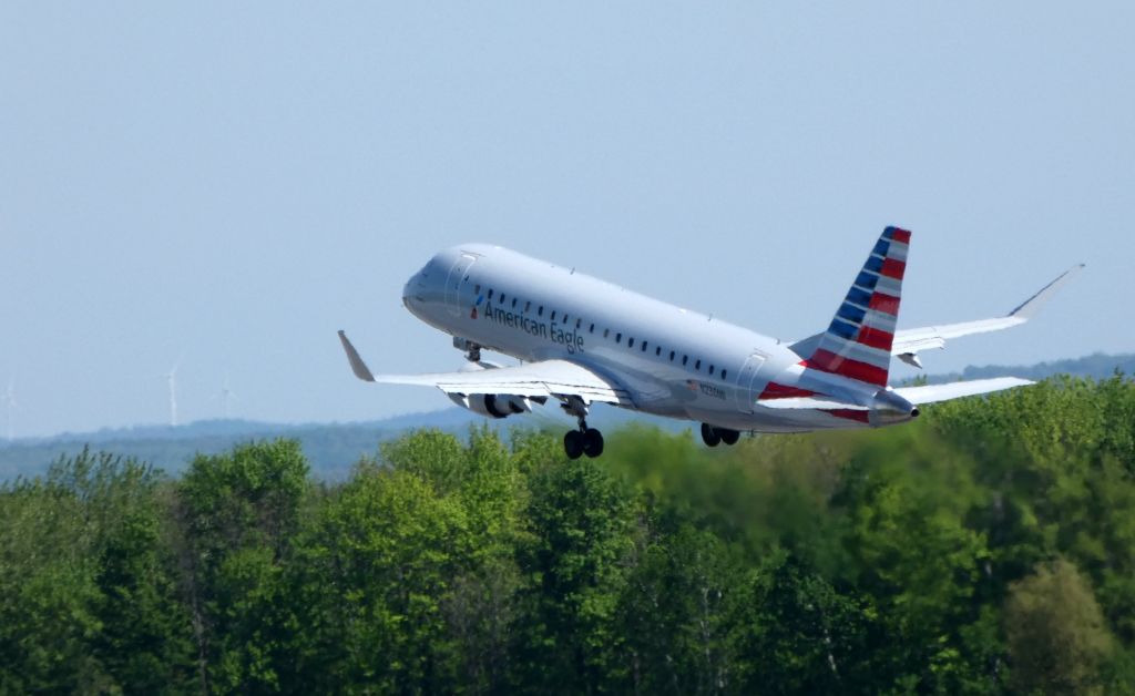 Embraer 170/175 (N236NN) - Shown here departing is an American Eagle Embraer ERJ-170/175 in the Spring of 2018.