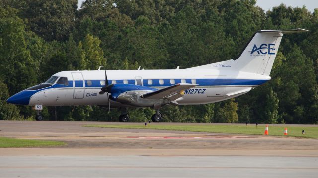 Embraer EMB-120 Brasilia (N127CZ)