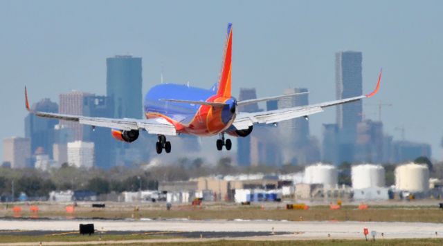 BOEING 737-300 (N611SW)