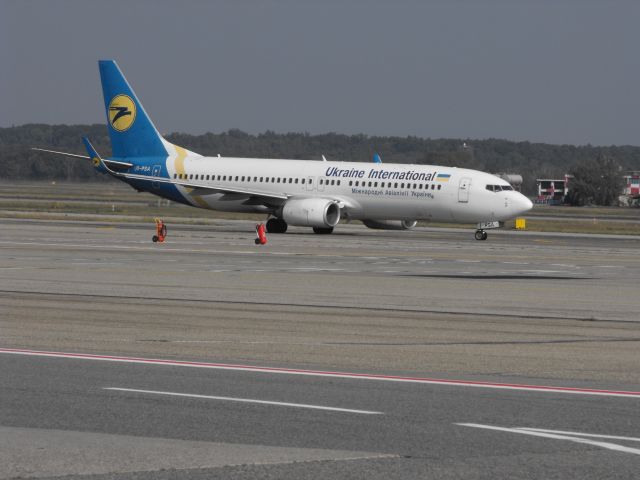 Boeing 737-800 (UR-PSA)