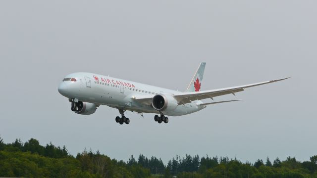 Boeing 787-9 Dreamliner (C-FNOE) - BOE558 on final to Rwy 34L to complete its B1 flight on 7/7/15. (ln 323 / cn 35265). This is the first B789 for ACA.