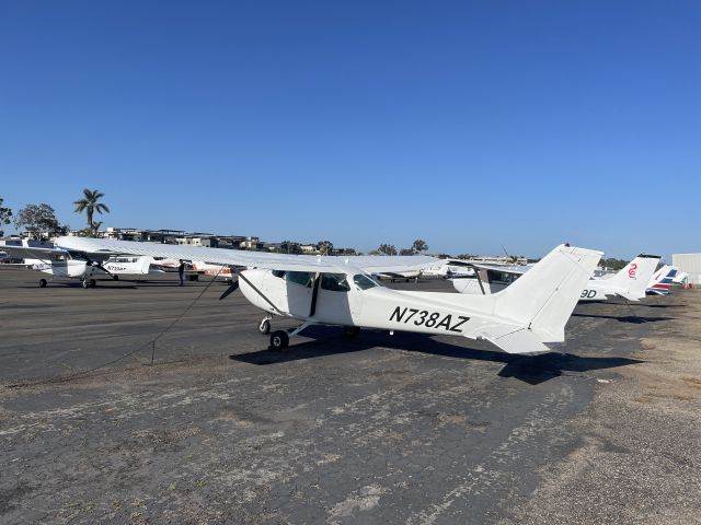 Cessna Skyhawk (N738AZ)