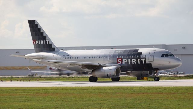 Airbus A319 (N531NK) - Waiting for the green light to take off from the Fort Lauderdale Hollywood airport on the evening of the 24th of June, 2018. Click on full.