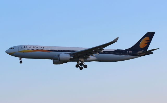 Airbus A330-300 (VT-JWR)