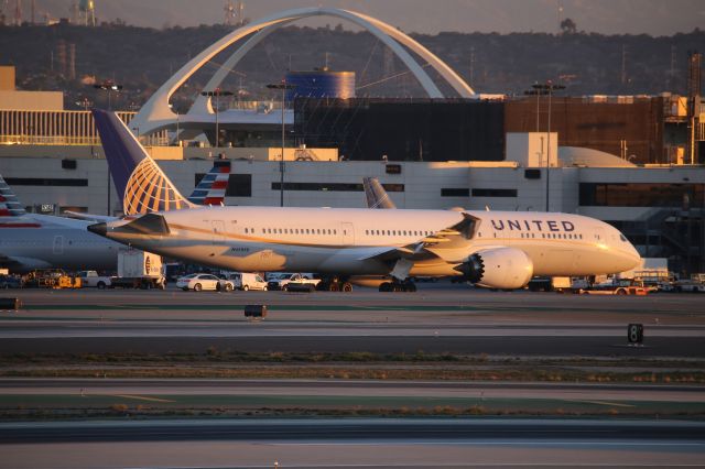 Boeing 787-9 Dreamliner (N45956)