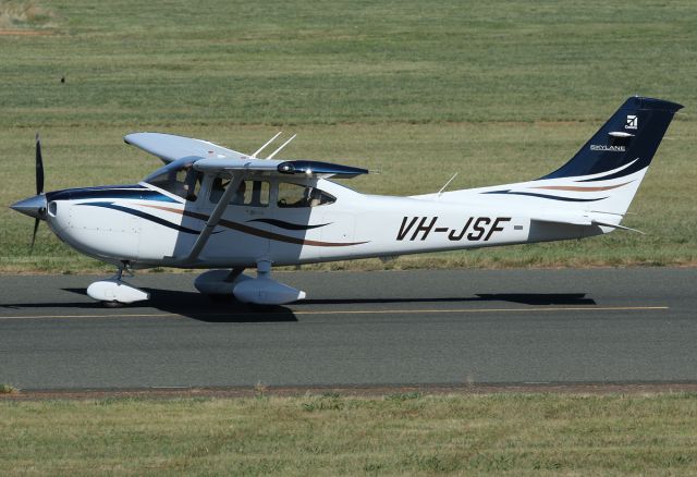 Cessna Skylane (VH-JSF)