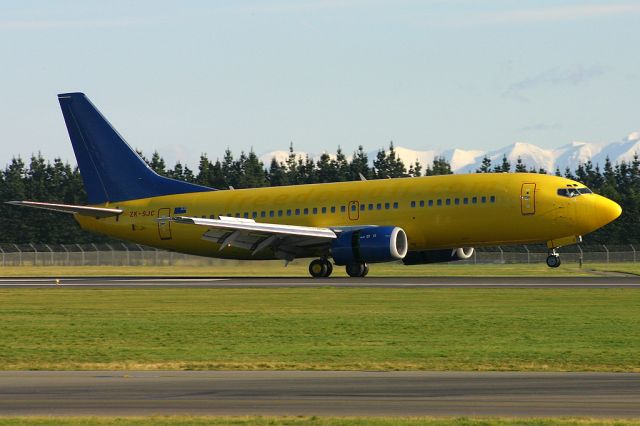 BOEING 737-300 (ZK-SJC)