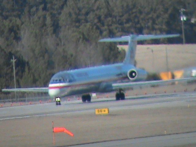 McDonnell Douglas MD-82 (AAL521) - American Airlines Flight 521 headed for Dallas. I knew it was an MD-82 like it always is. Well, its sometimes an 83. But Im a larger fan of the 82s.