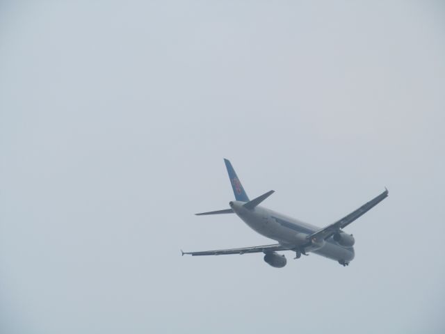 Airbus A320 — - I love the landing gear bay doors closing!