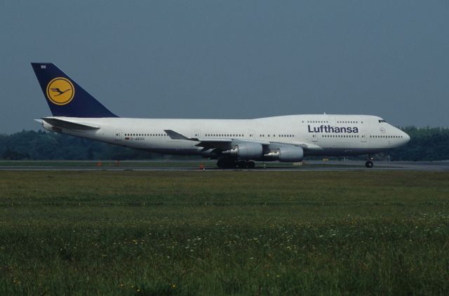 Boeing 747-400 (D-ABVH) - Departure at Narita Intl Airport Rwy16 on 1992/06/02