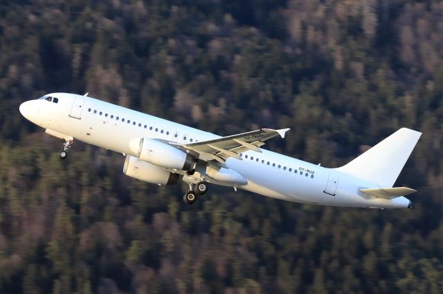 Airbus A320 (OY-RUZ)