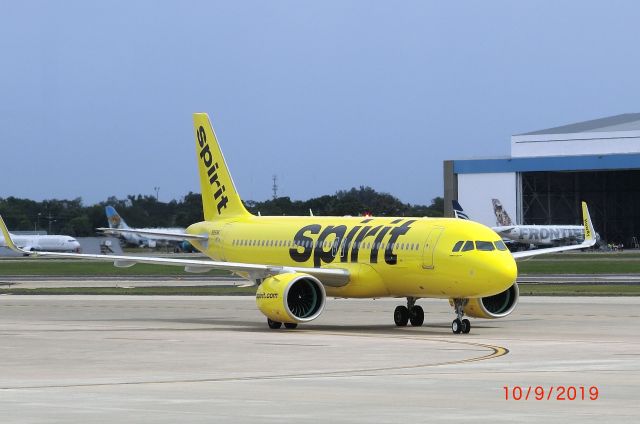 Airbus A320 (N916NK)