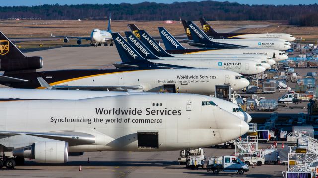 Boeing 747-400 (N570UP)