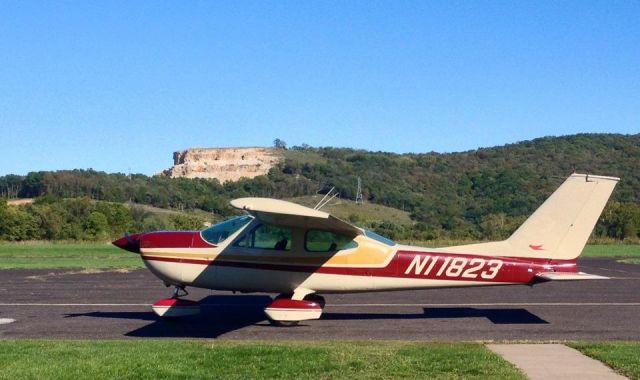 Cessna Cardinal (N11823)