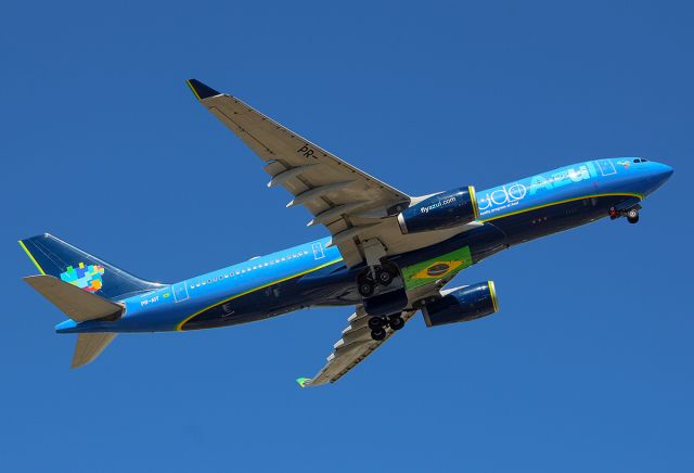 Airbus A330-200 (PR-AIT)