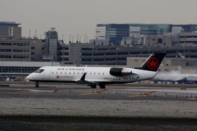 Canadair Regional Jet CRJ-200 (C-FEJA)