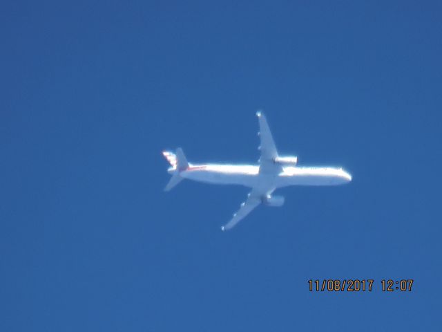 Airbus A321 (N551UW)