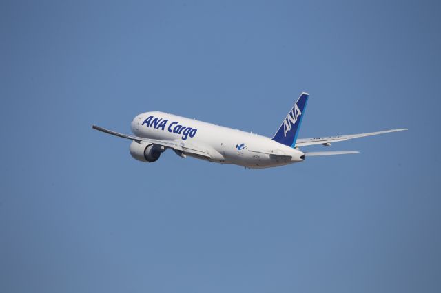 BOEING 777-200LR (JA772F)