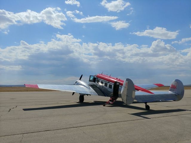 Beechcraft 18 (N21011)