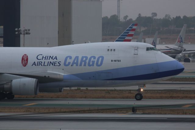 Boeing 747-400 (B-18723)