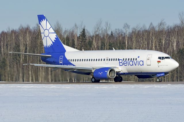 Boeing 737-500 (EW-253PA)