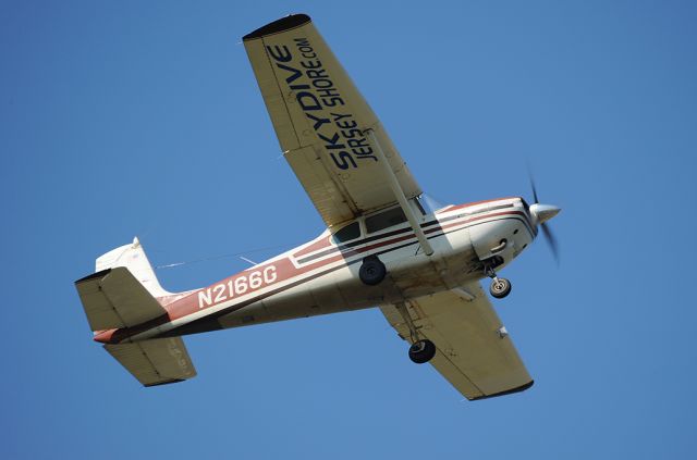 Cessna Skylane (N2166G)