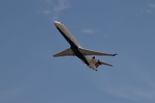 Canadair Regional Jet CRJ-900 (N936XJ)