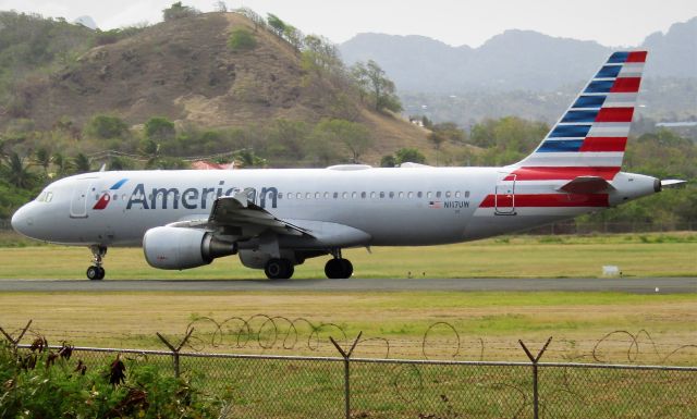 Airbus A320 (N117UW)