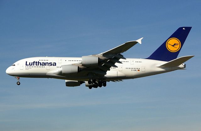 Airbus A380-800 (D-AIML)