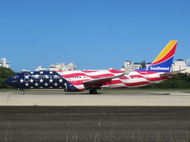 Boeing 737-800 (N500WR)