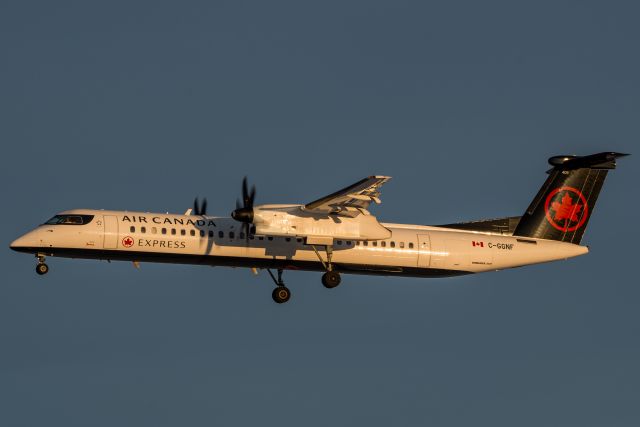 de Havilland Dash 8-400 (C-GGNF)