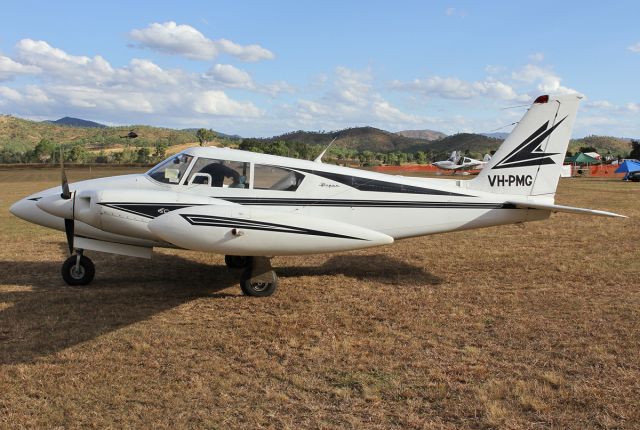 Piper PA-30 Twin Comanche (VH-PMG)