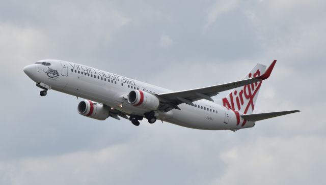 Boeing 737-800 (VH-YIJ) - Virgin Australia flight 104 departing Brisbane to cross the ditch to Wellington 