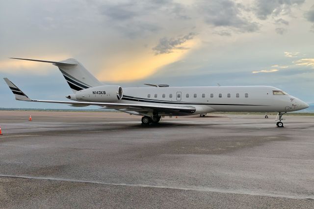 Bombardier Global Express (N143KB)