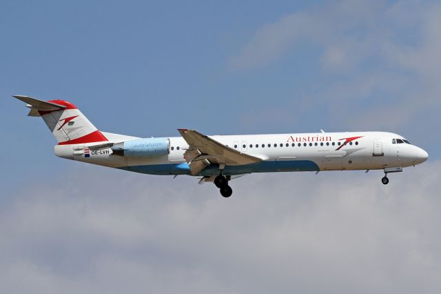 Fokker 100 (OE-LVH)