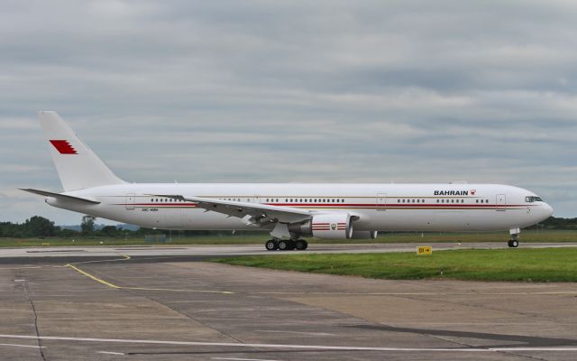 BOEING 767-400 (A9C-HMH) - bahrain royal flight b767-4fs(er) a9c-hmh taxiing for dep from shannon to lax 25/6/16.