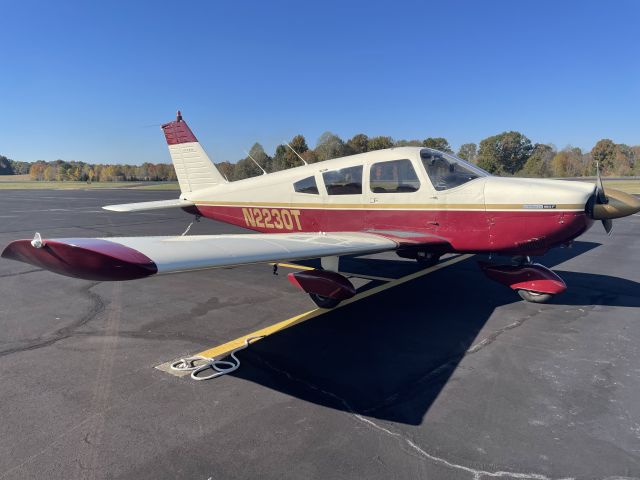 Piper Cherokee (N2230T)